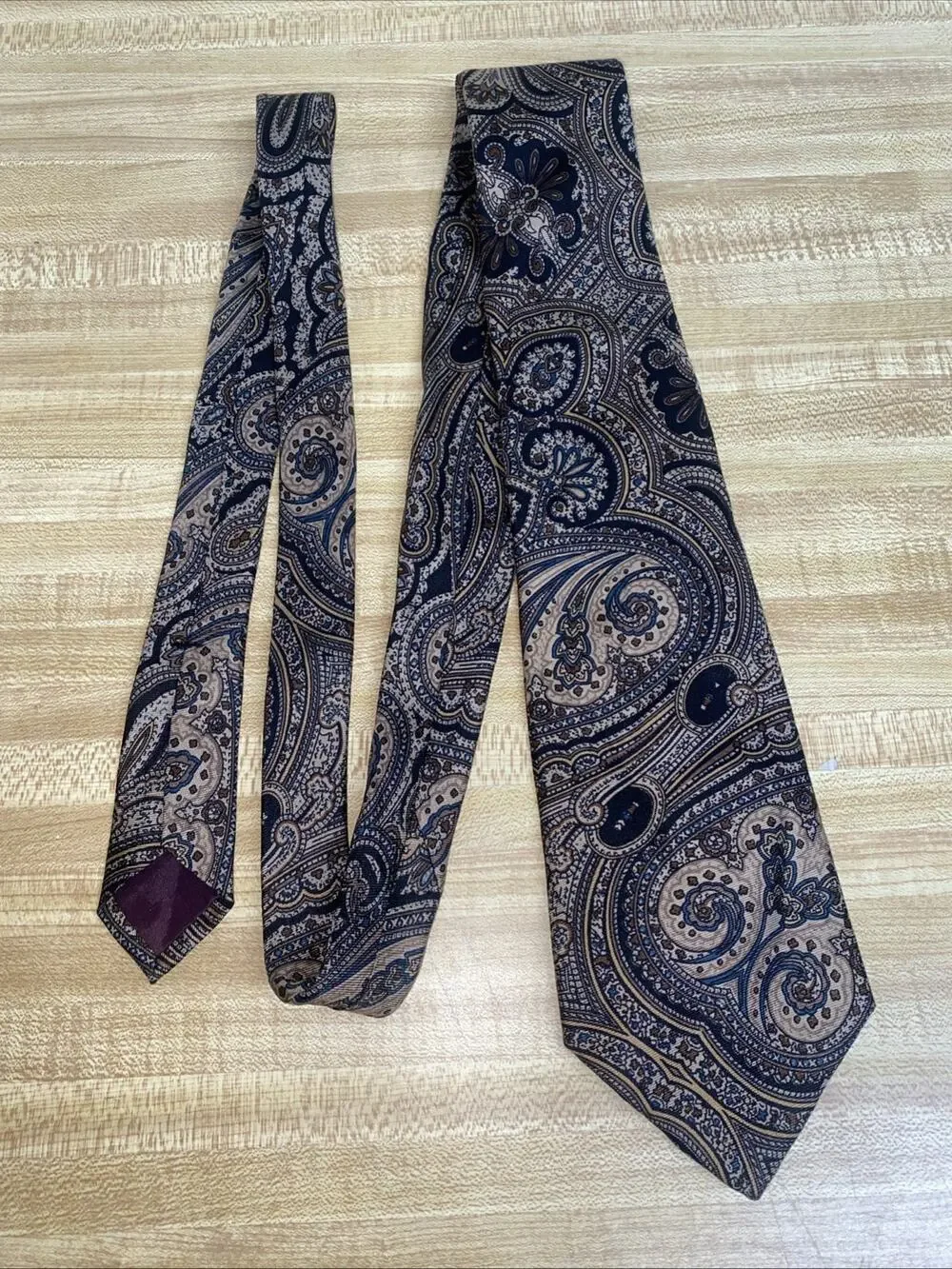 Liberty Of London Brown 100% Silk Made In USA Necktie Tie Vintage 58